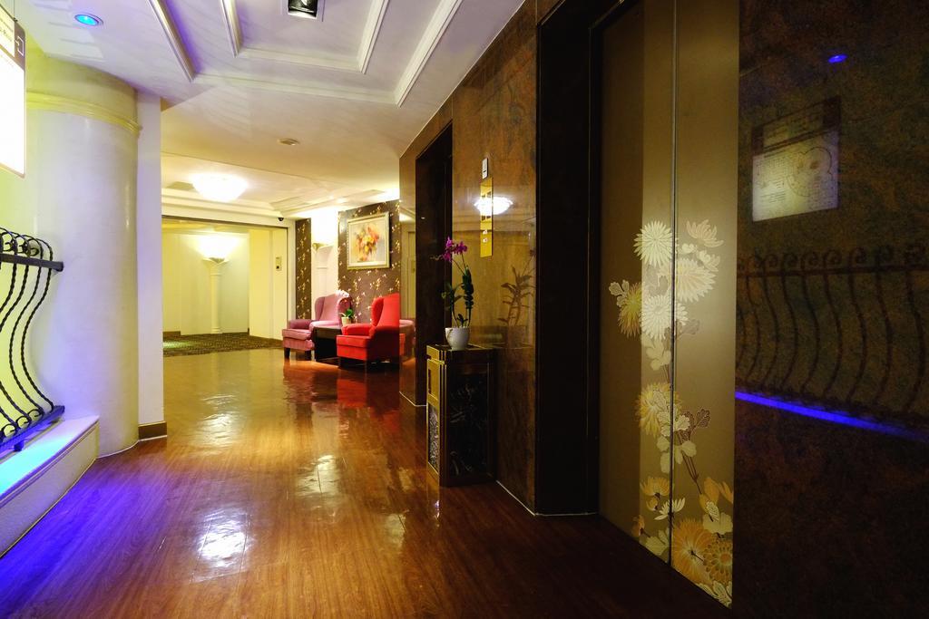 F Hotel - Taichung Exterior photo